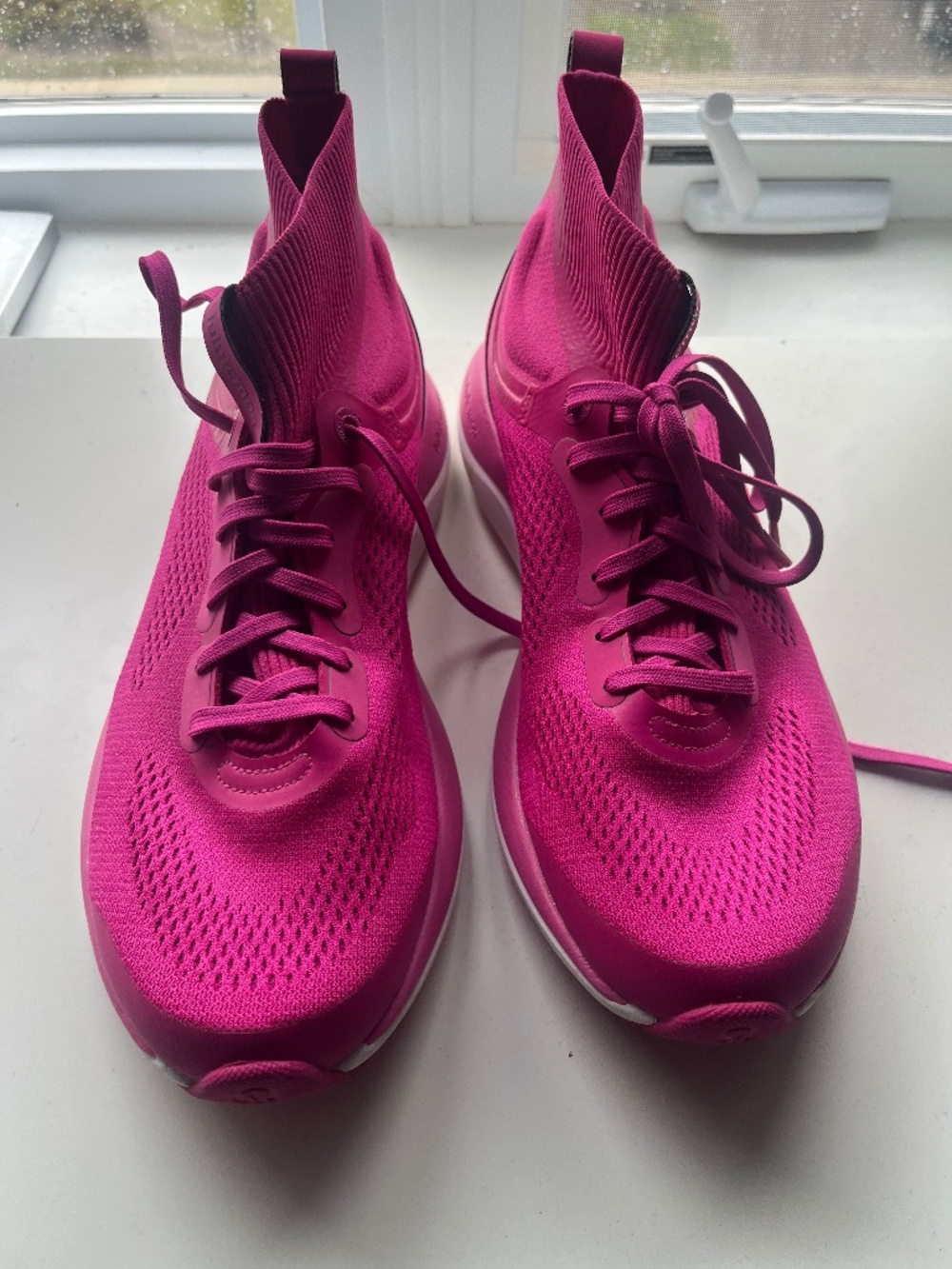 Lululemon Women's Pink Knit Running Shoes – Size 10.5